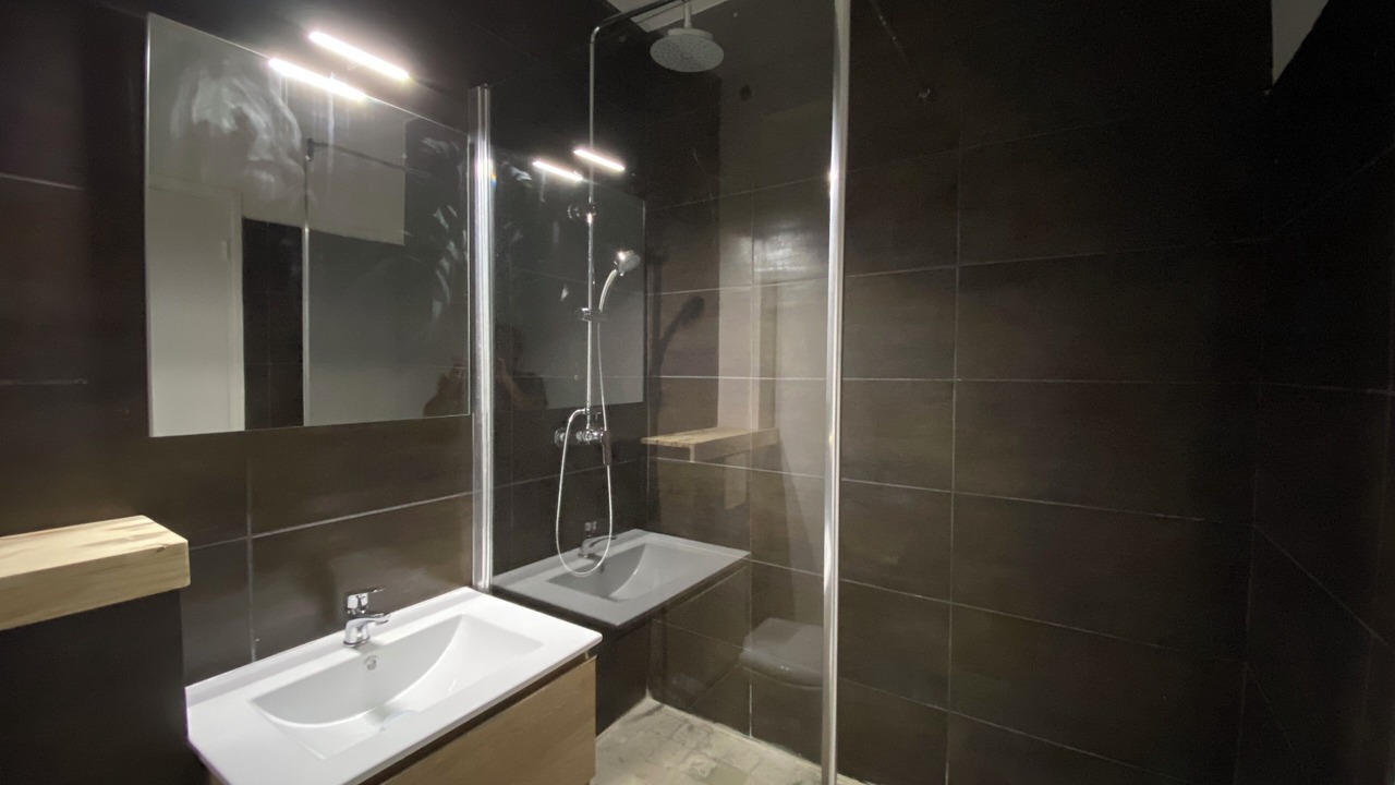 Photo of Bathroom in Homps