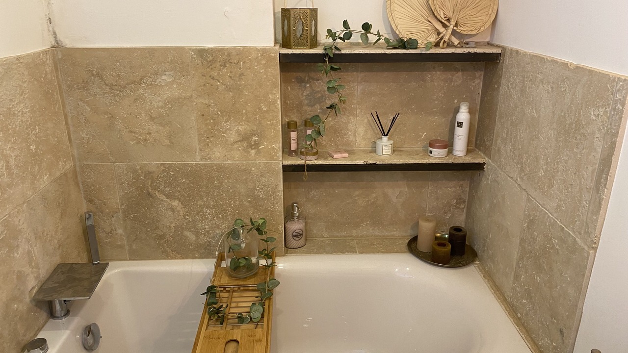 Photo of Bathroom in Pujaut