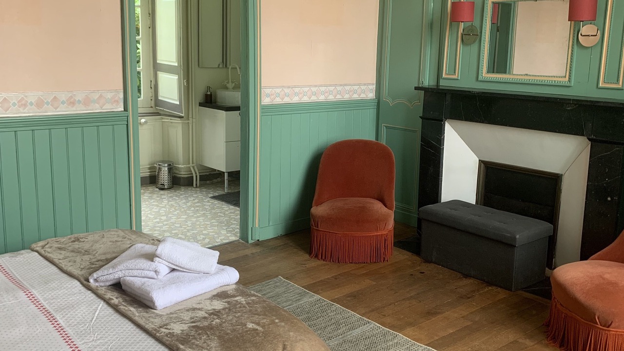 Photo of Bedroom in Becon-les-Granits