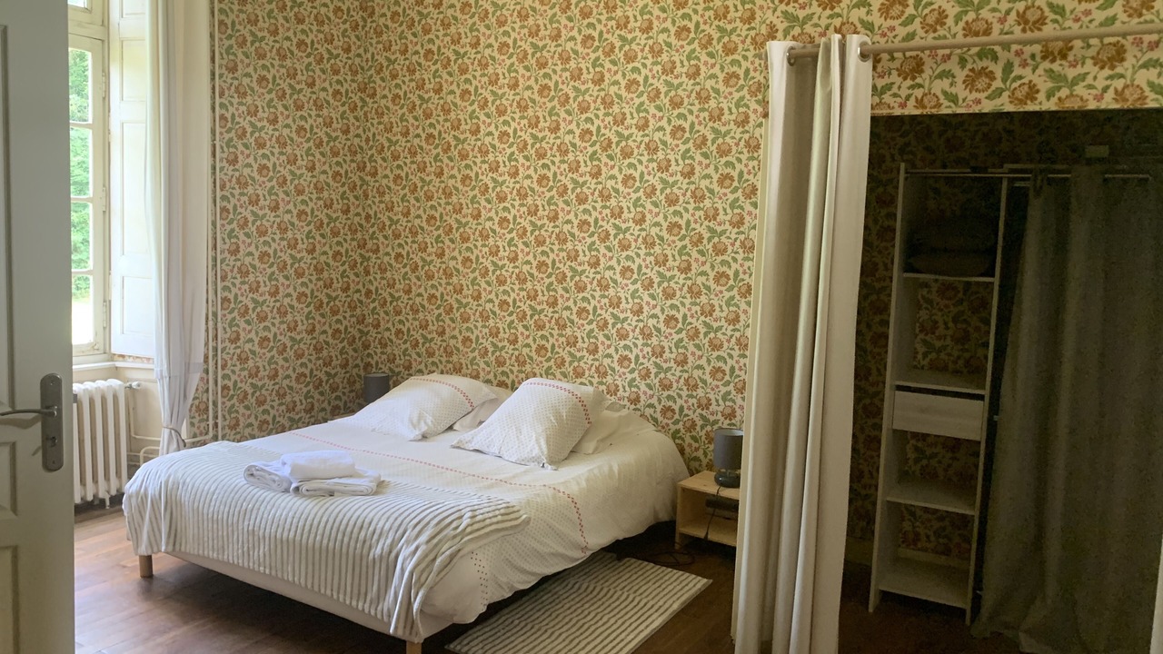 Photo of Bedroom in Becon-les-Granits