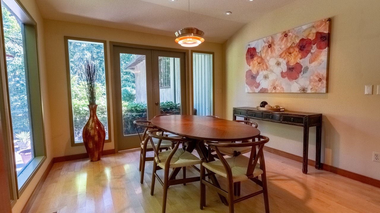 Photo of Livingroom in Bridle Trails