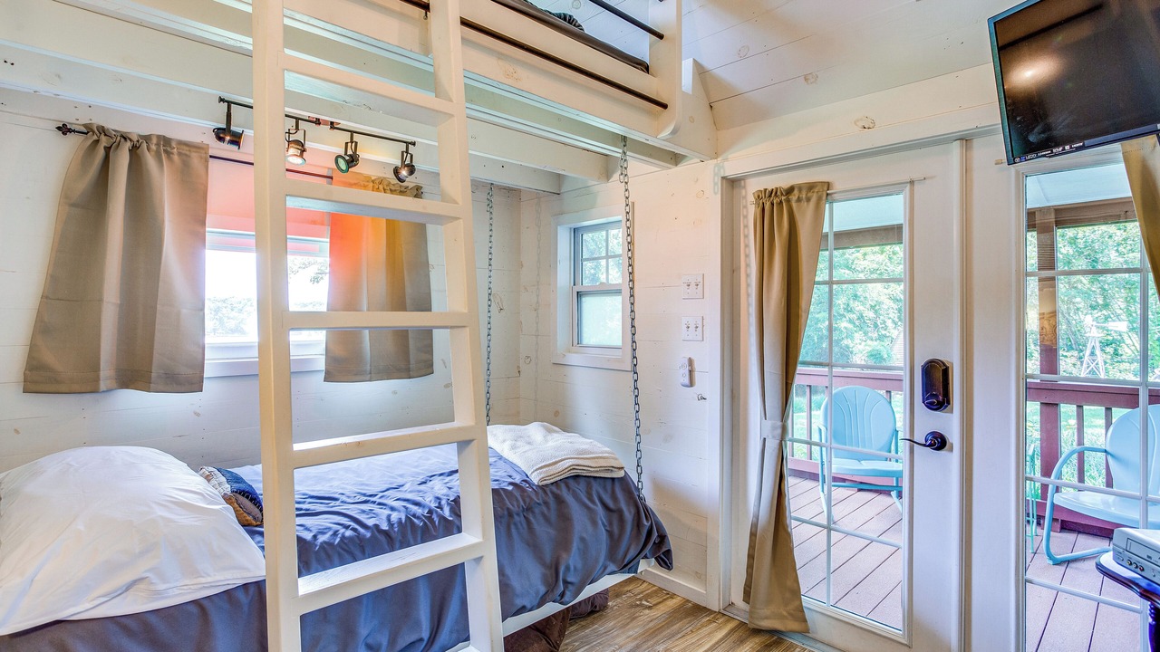 Photo of Bedroom in Wood County