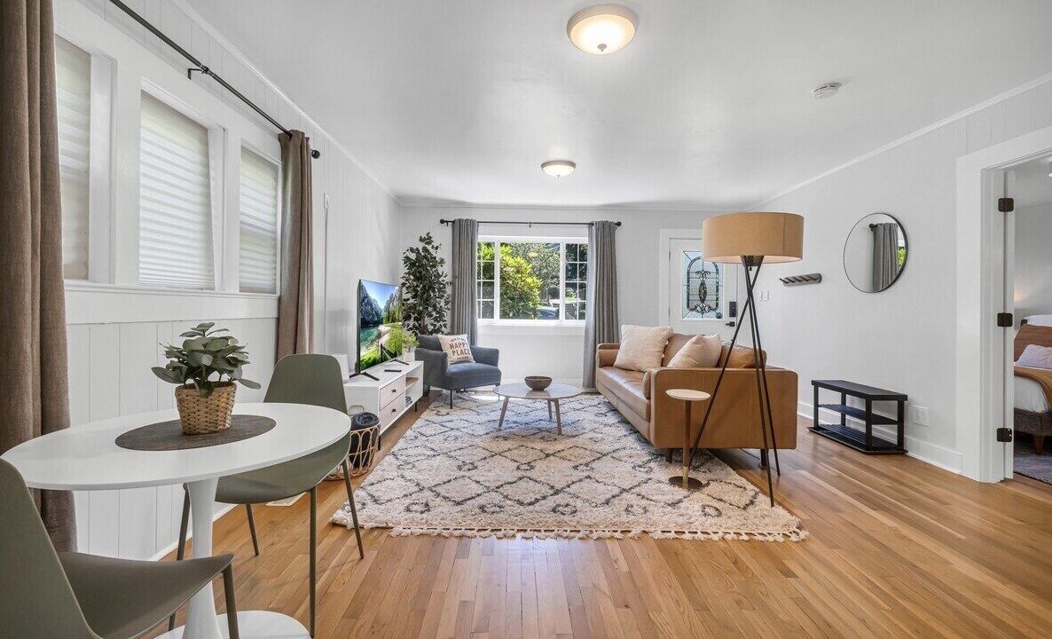 Photo of Livingroom in West Seattle