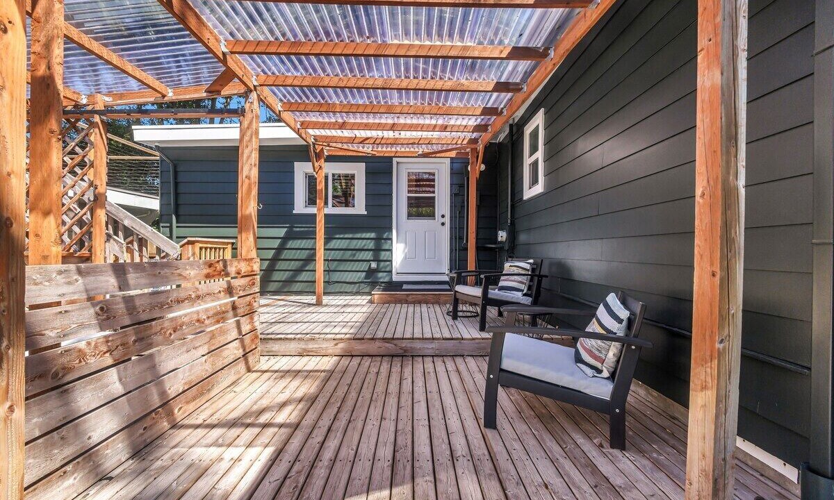 Photo of Patio Balcony in West Seattle