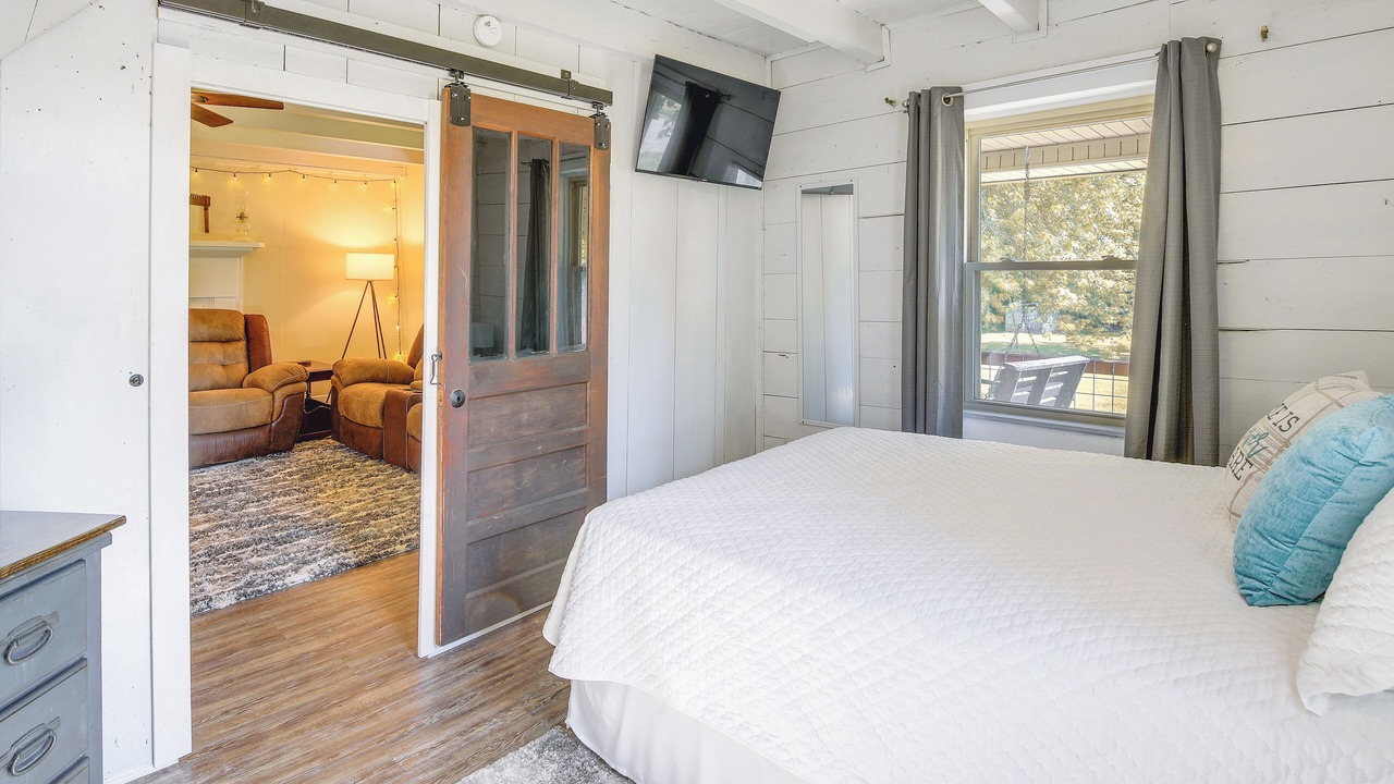 Photo of Bedroom in Jefferson City