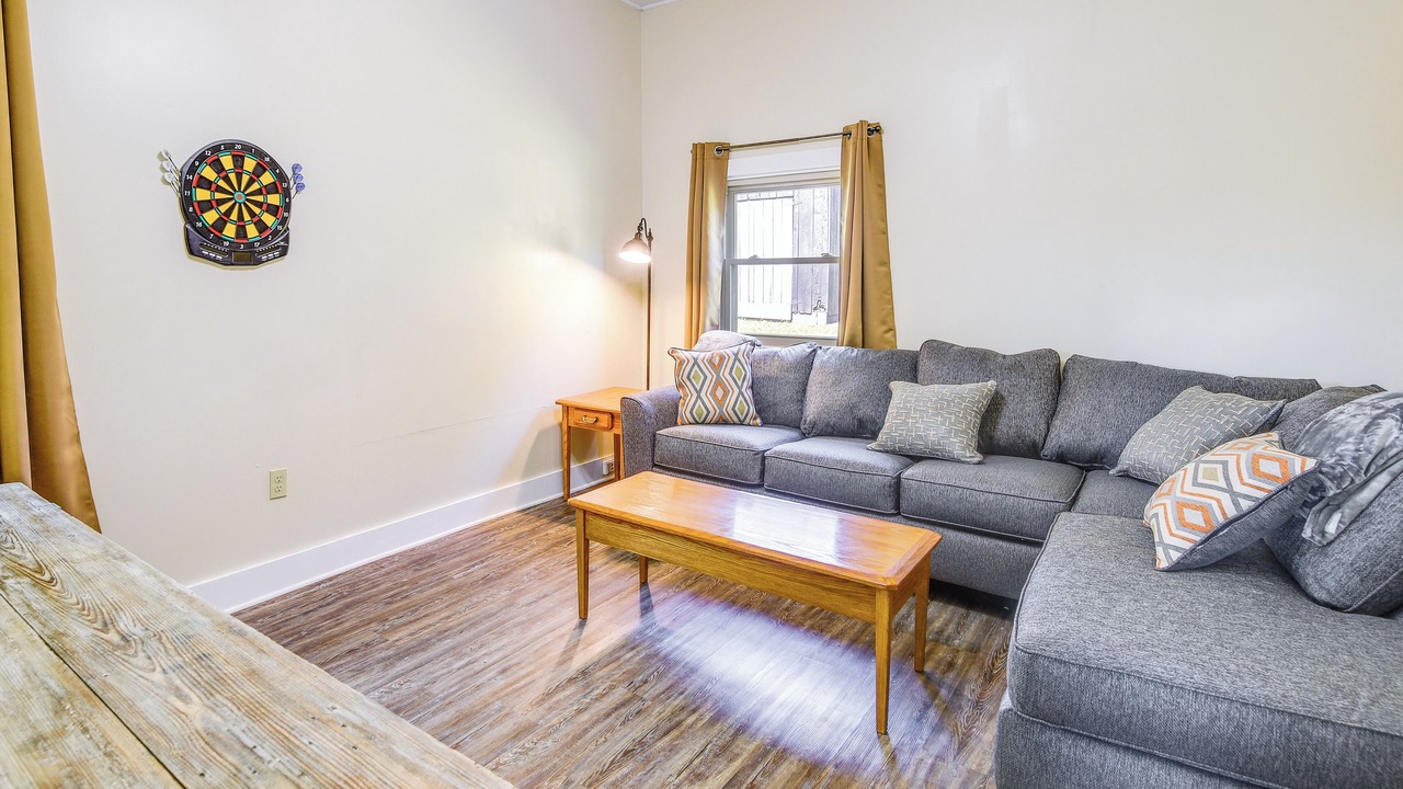 Photo of Livingroom in Jefferson City