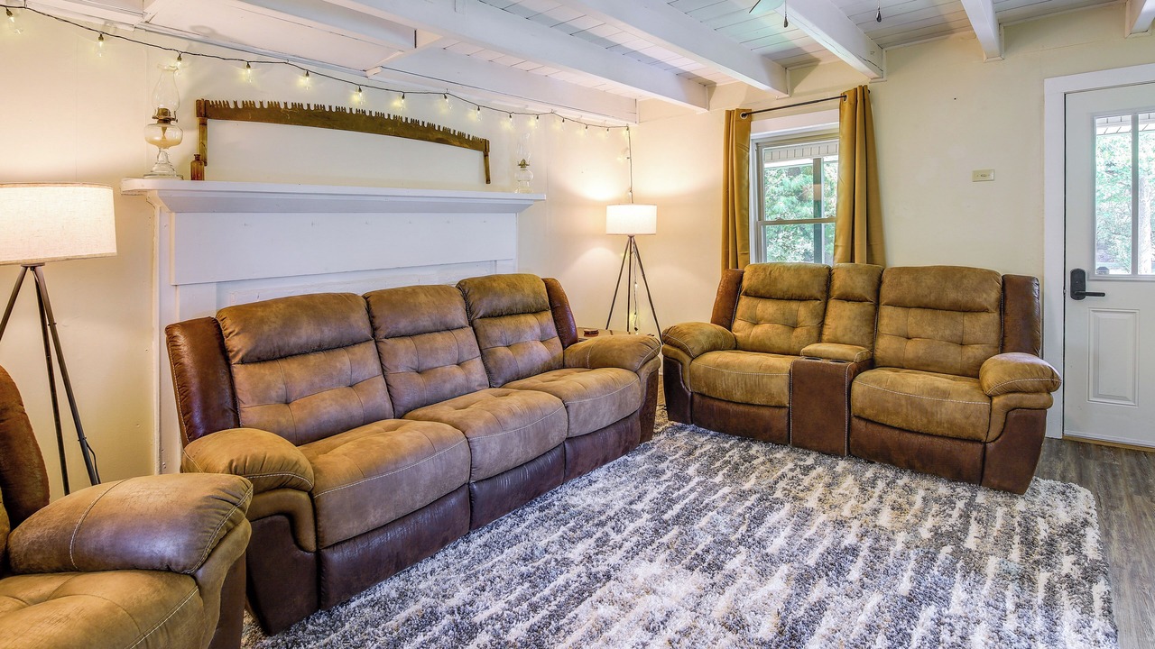 Photo of Livingroom in Jefferson City