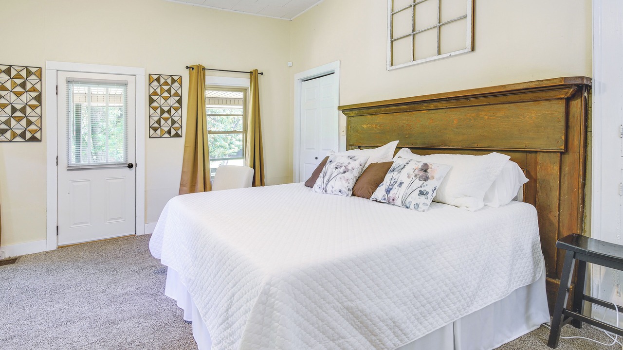 Photo of Bedroom in Jefferson City