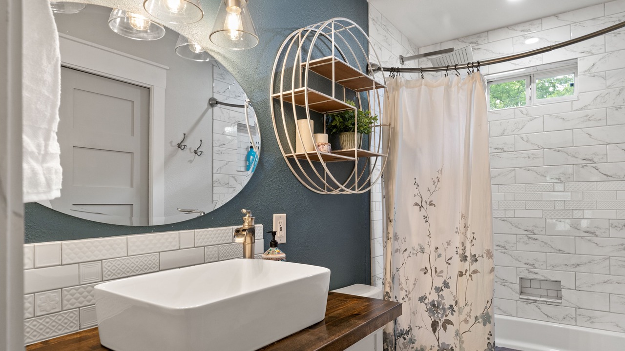 Photo of Bathroom in Tool
