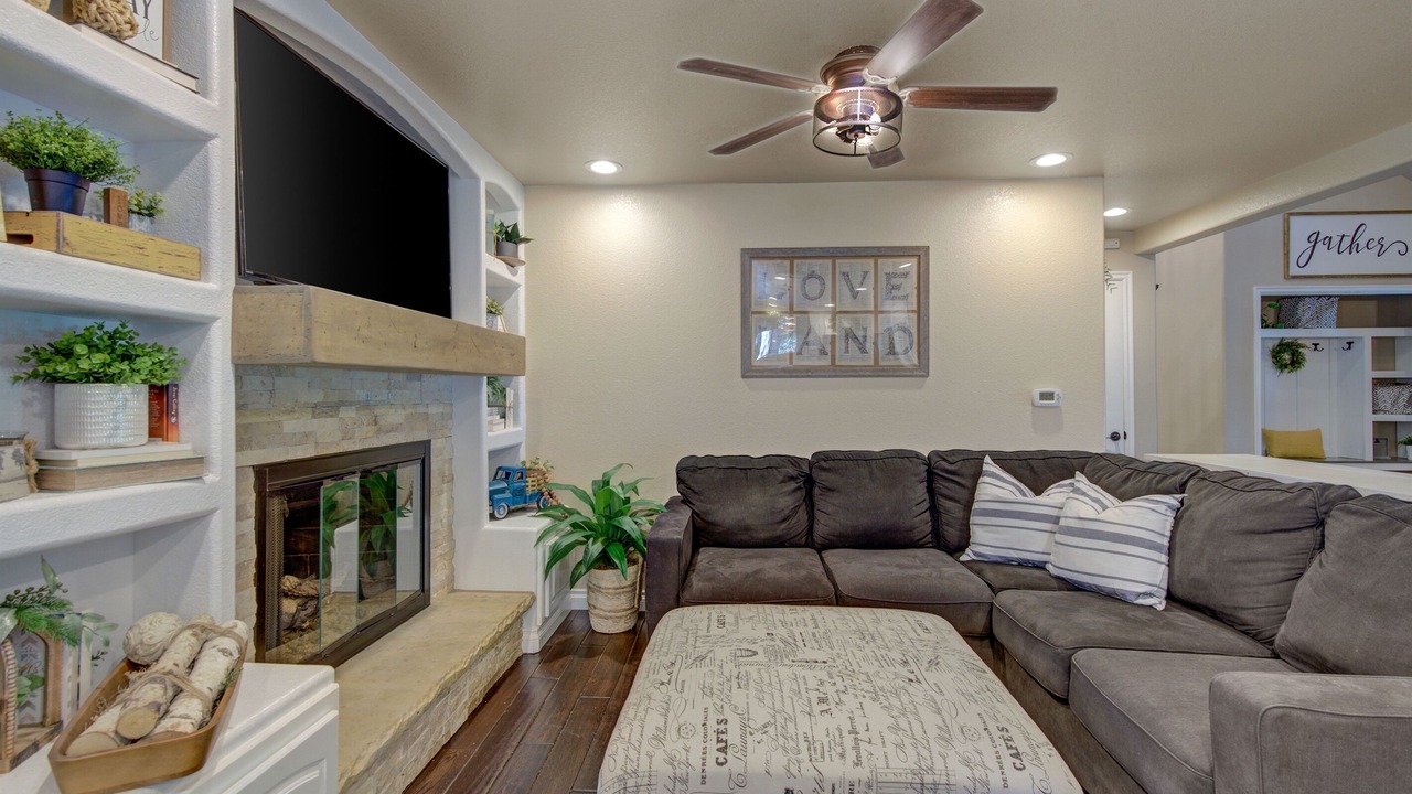 Photo of Livingroom in Loveland