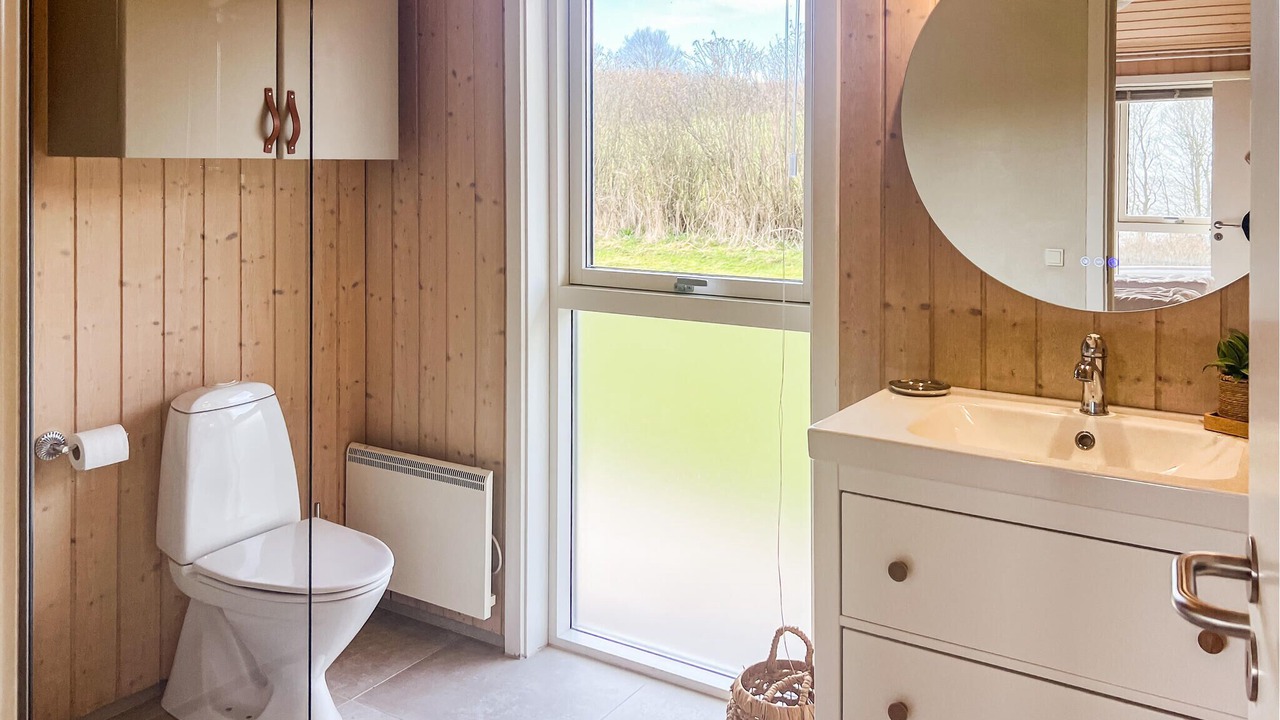 Photo of Bathroom in Mommark Strand