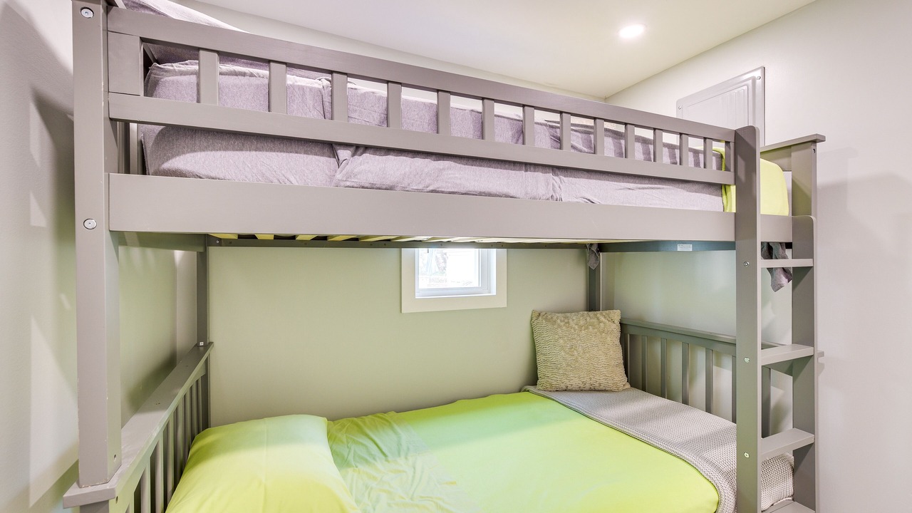 Photo of Bedroom in Oakton