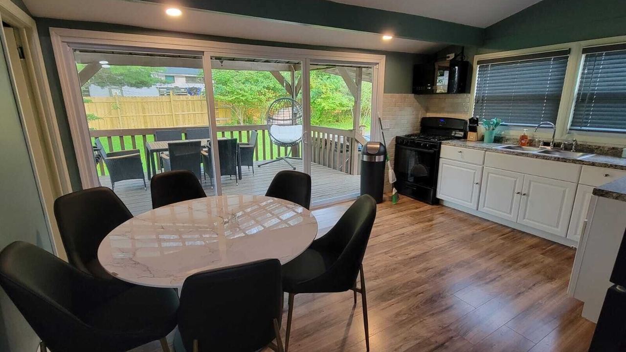 Photo of Others in Mountain Dale