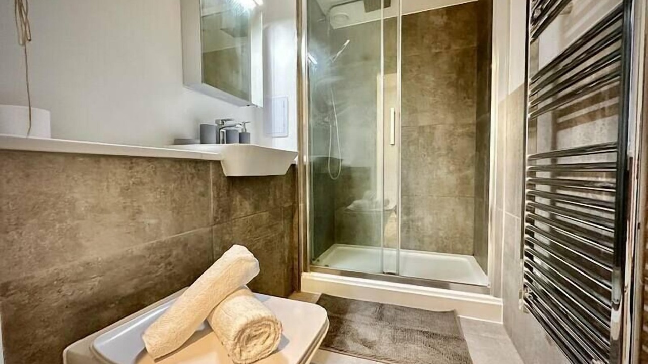 Photo of Bathroom in Pill