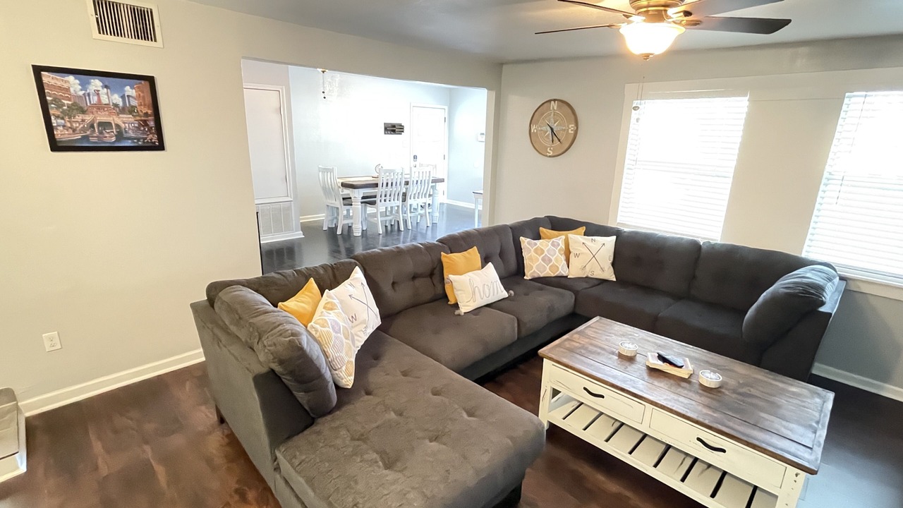 Photo of Livingroom in Harlandale