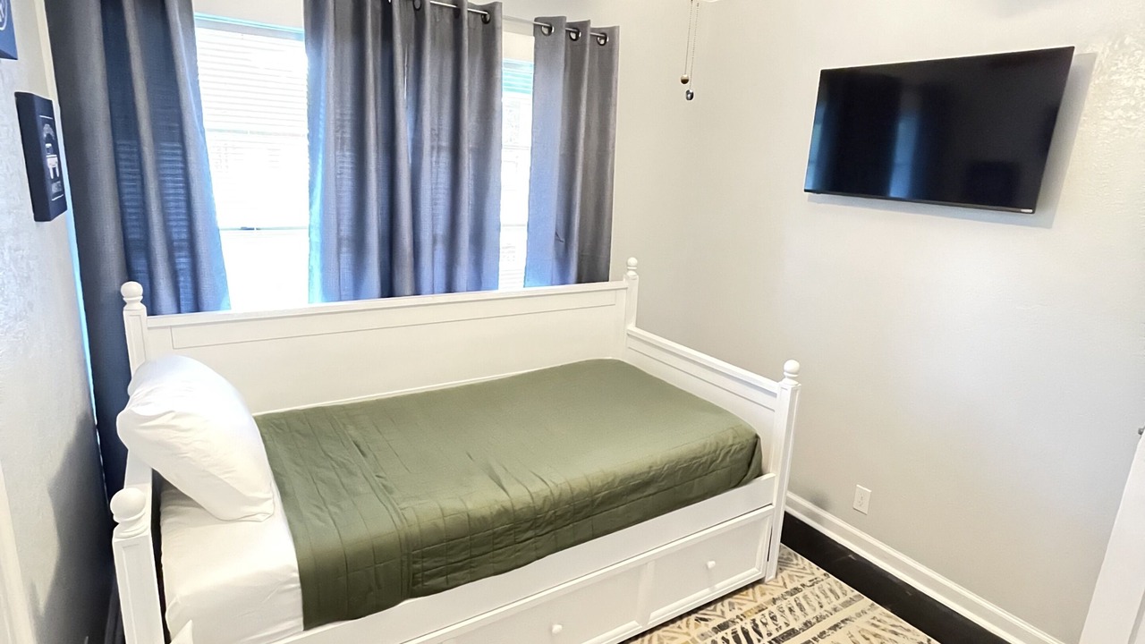 Photo of Bedroom in Harlandale