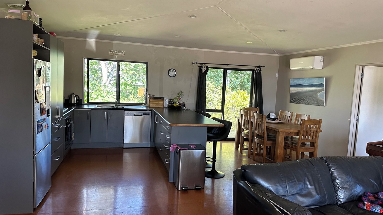 Photo of Livingroom in Whangapoua