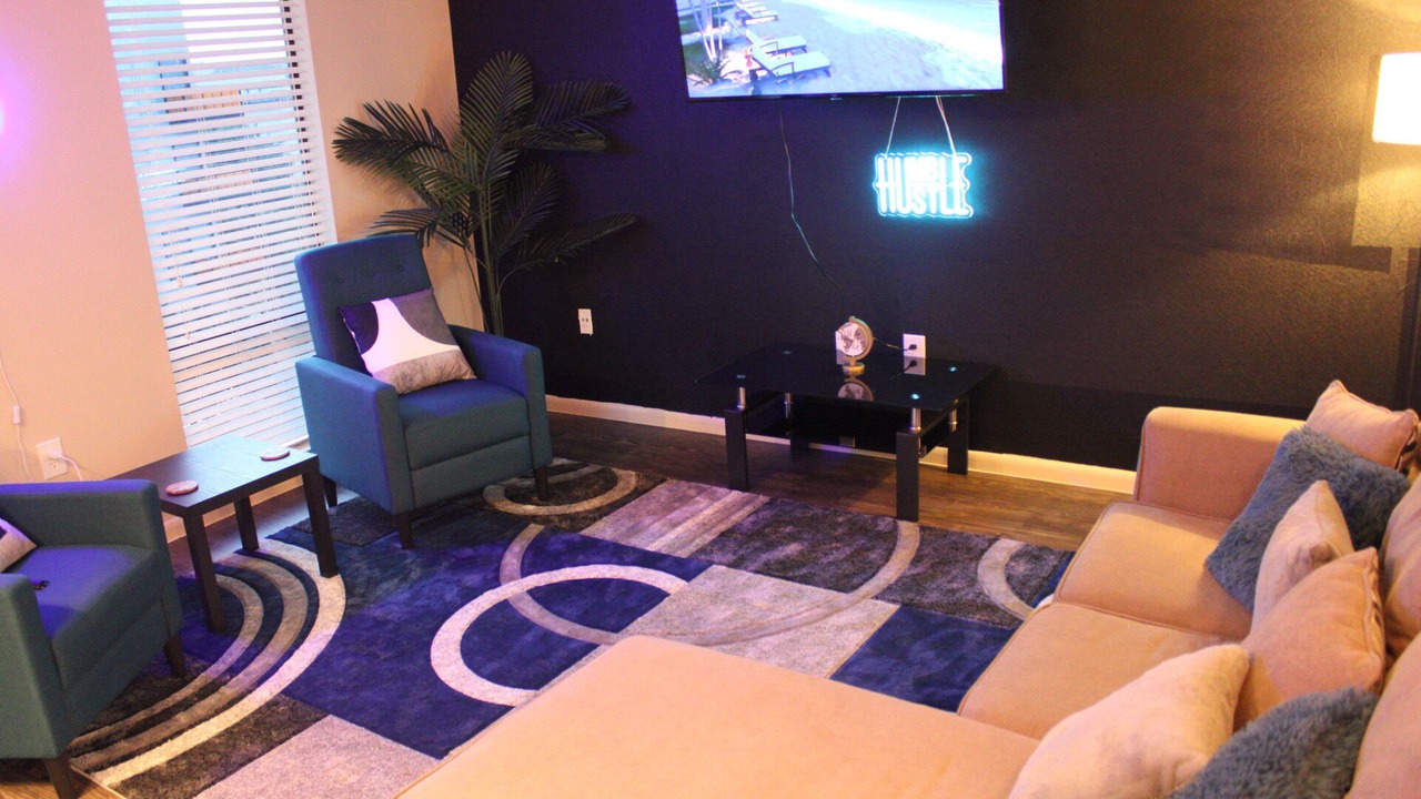 Photo of Livingroom in North Burnet