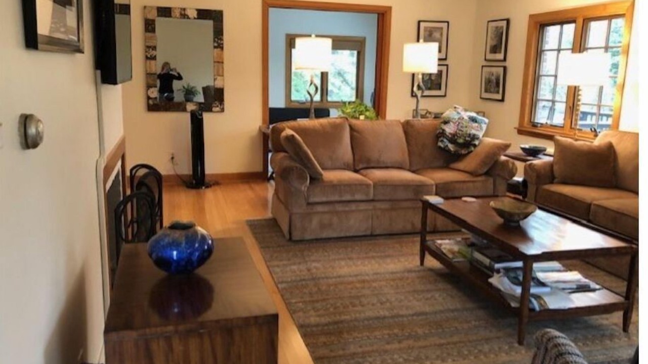 Photo of Livingroom in Miller Southside