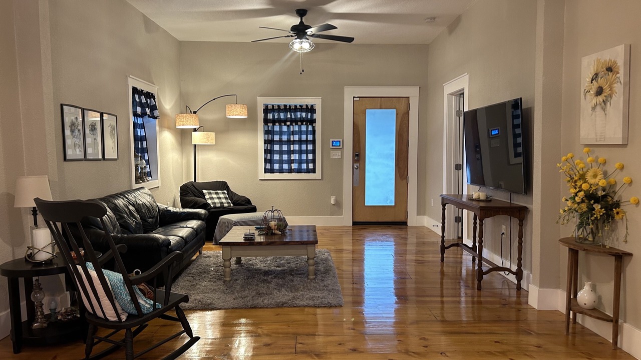 Photo of Livingroom in Taylor