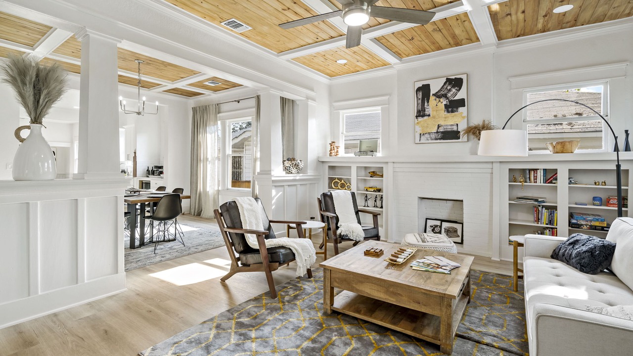 Photo of Livingroom in Tobin Hill