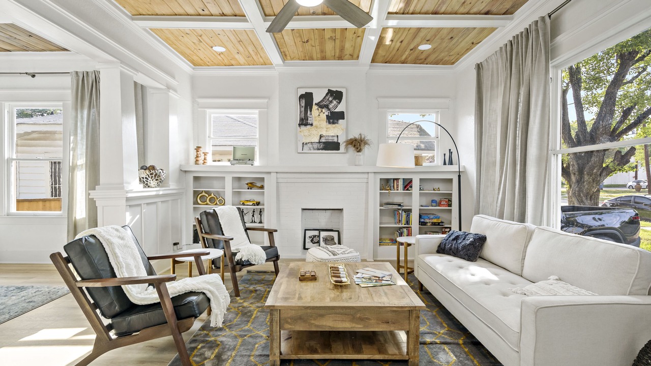 Photo of Livingroom in Tobin Hill