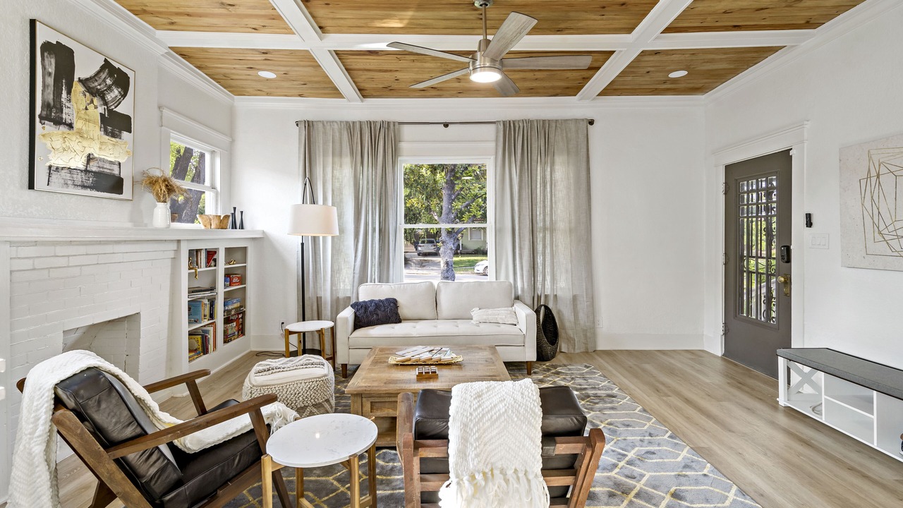 Photo of Livingroom in Tobin Hill