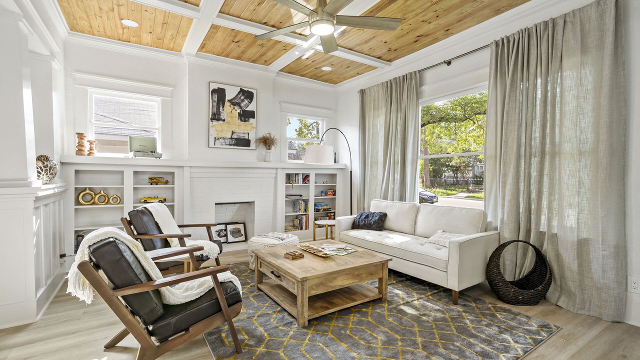 Photo of Livingroom in Tobin Hill