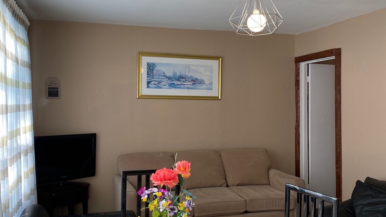 Photo of Livingroom in Wasaga Beach
