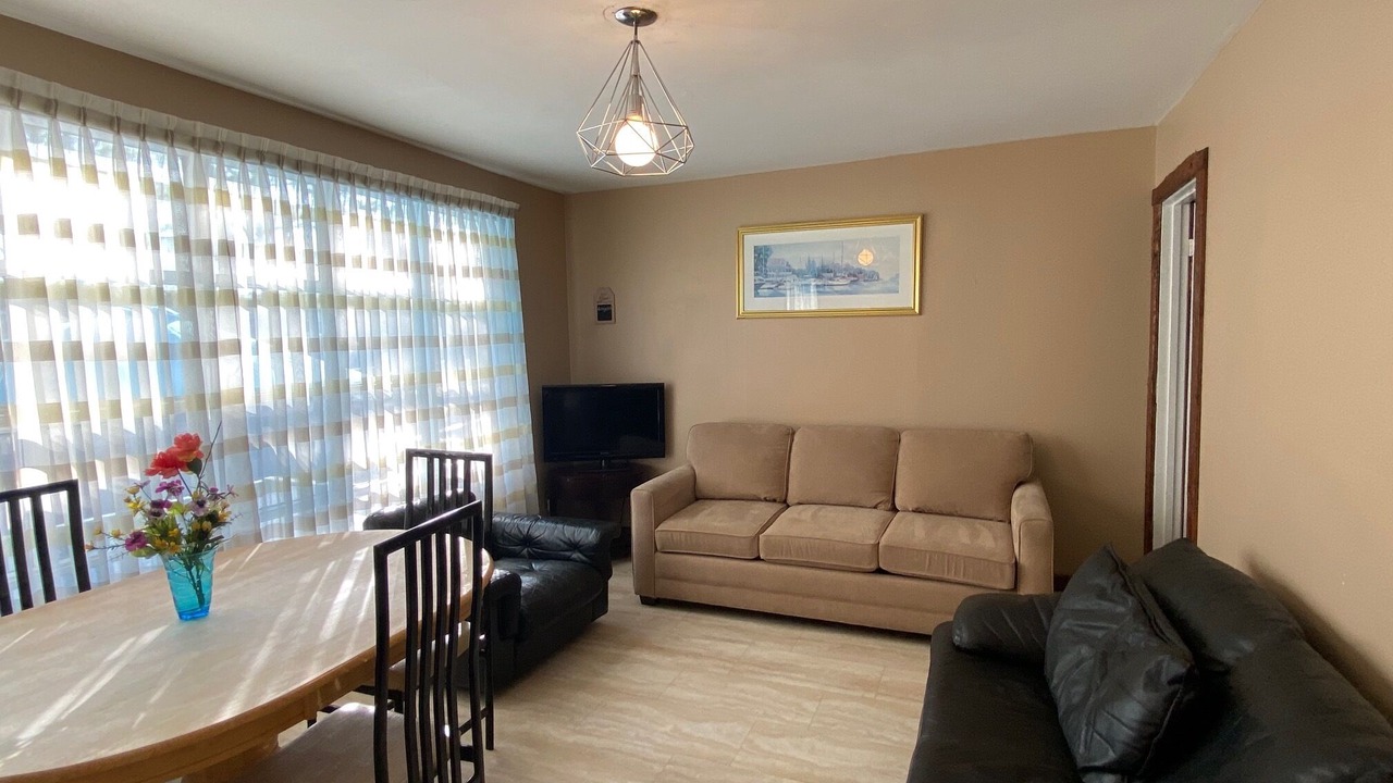 Photo of Livingroom in Wasaga Beach