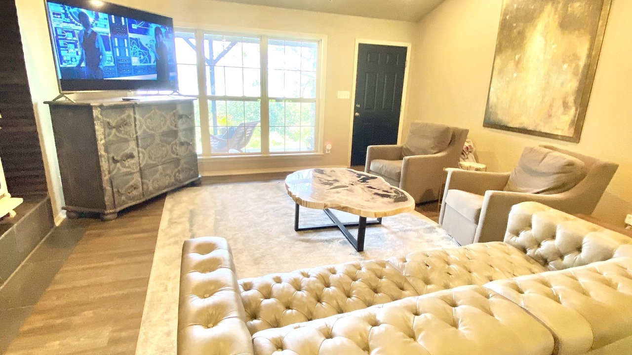 Photo of Livingroom in Mountainburg