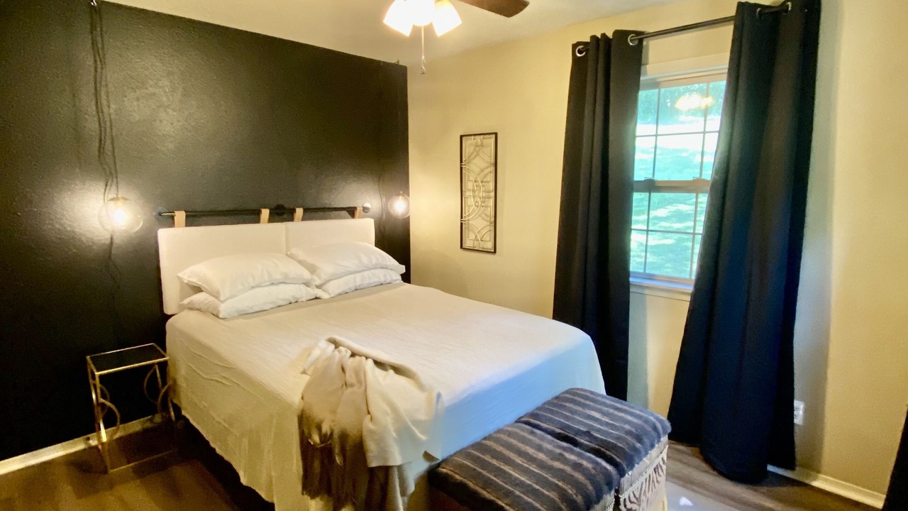 Photo of Bedroom in Mountainburg