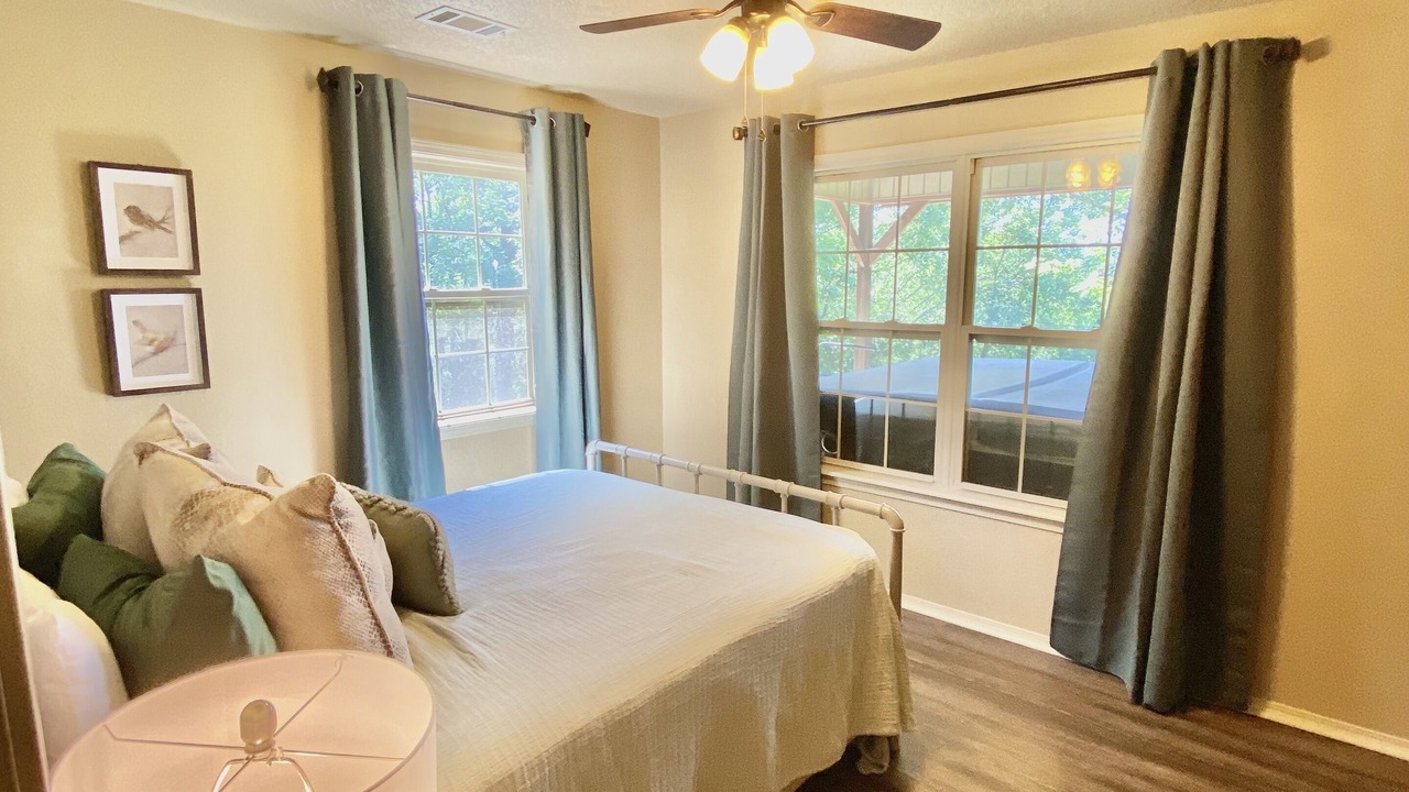 Photo of Bedroom in Mountainburg