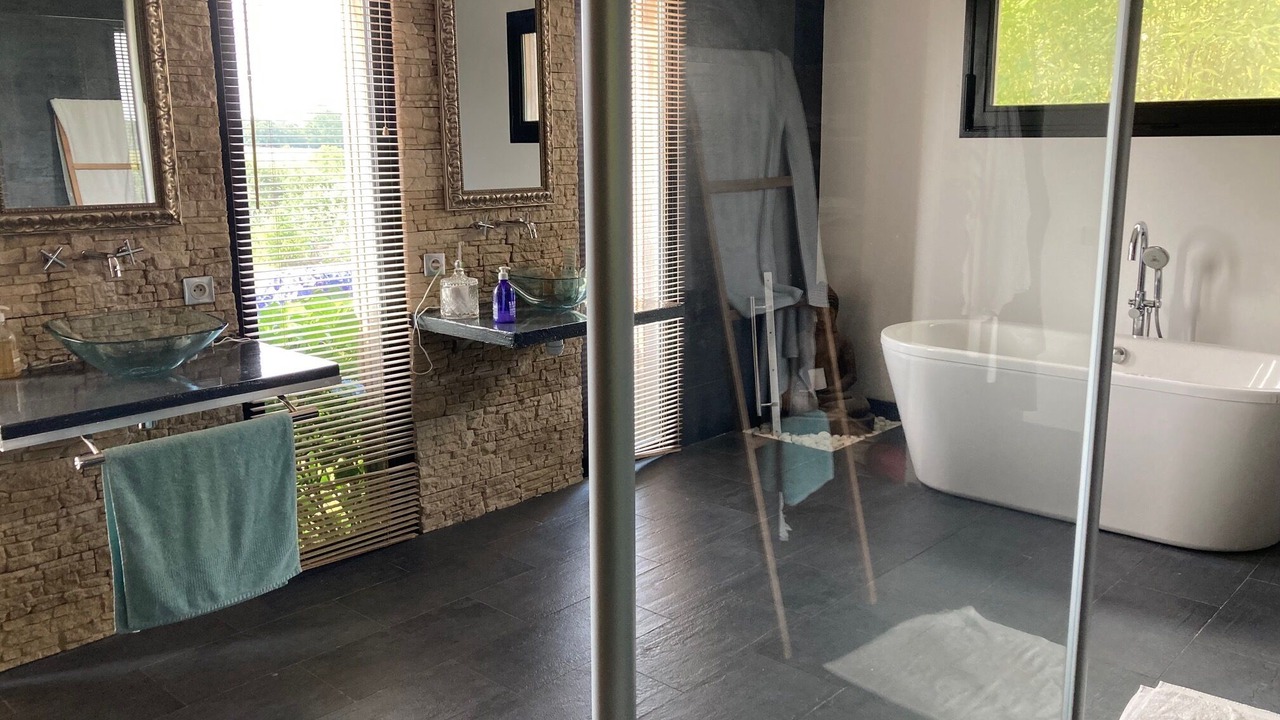 Photo of Bathroom in Oudon