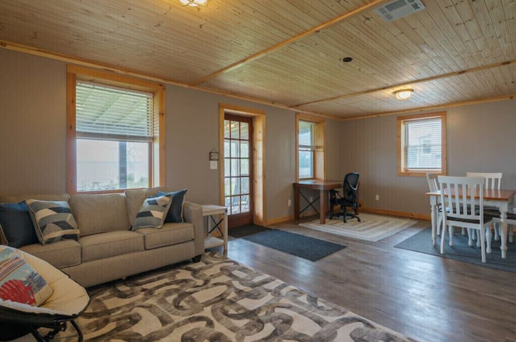 Photo of Livingroom in Canastota