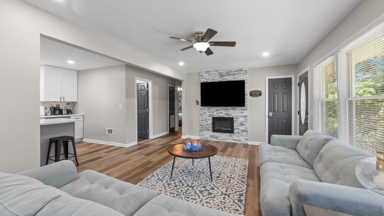 Photo of Livingroom in Mableton