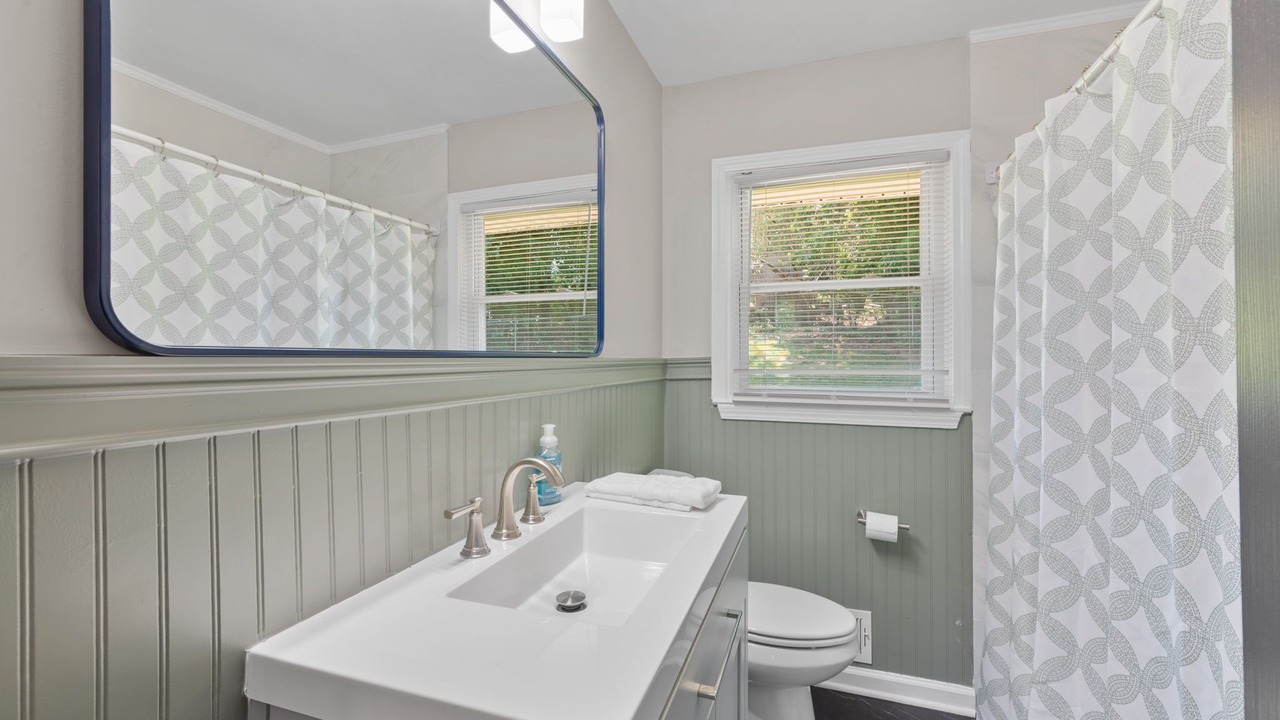 Photo of Bathroom in Mableton