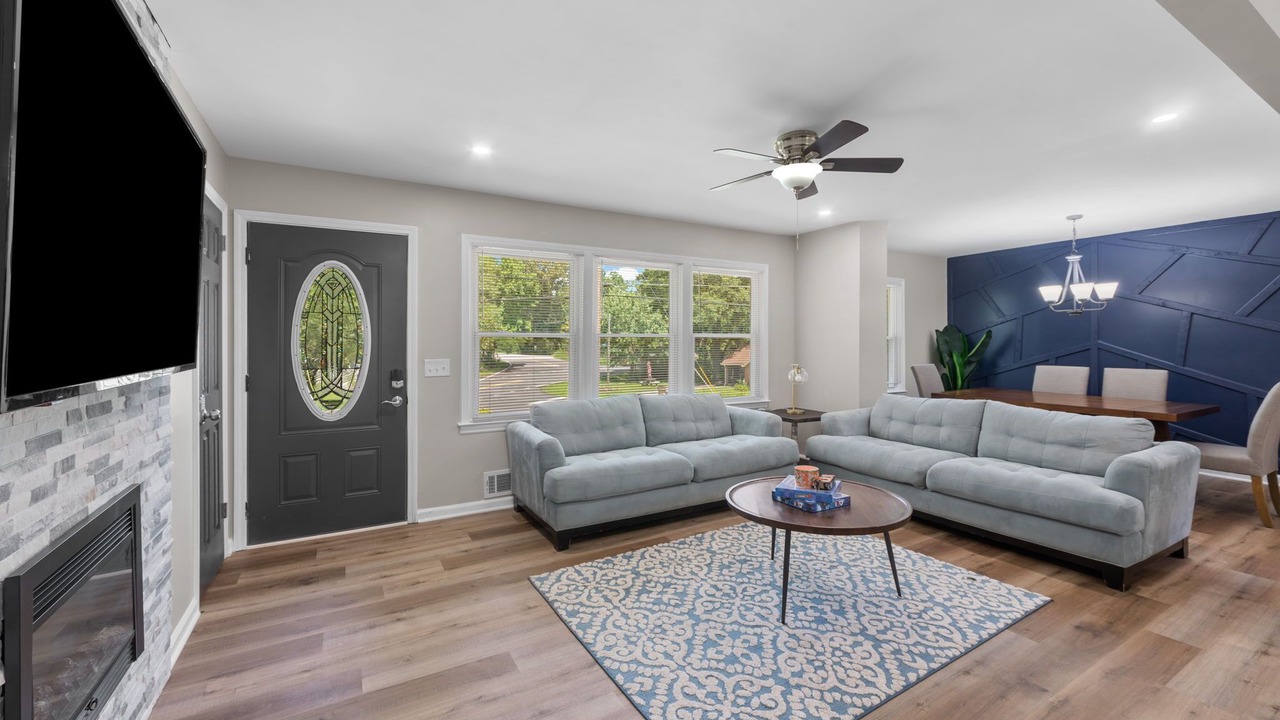 Photo of Livingroom in Mableton