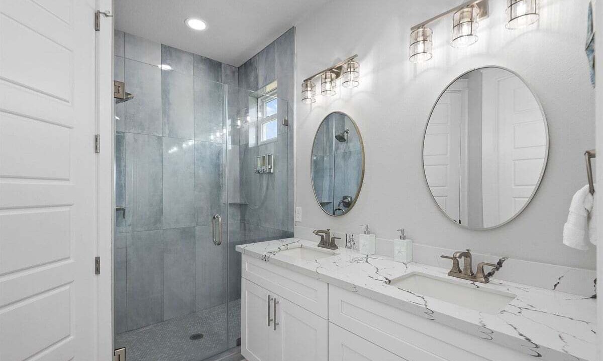 Photo of Bathroom in Indian Beach