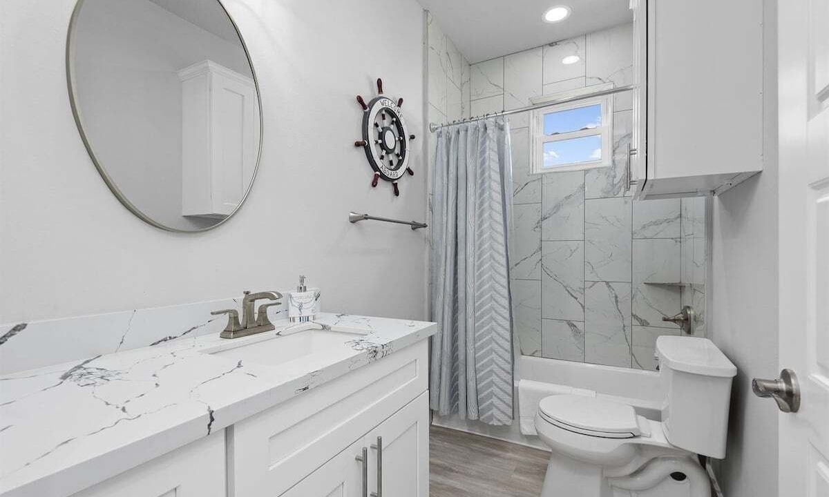 Photo of Bathroom in Indian Beach