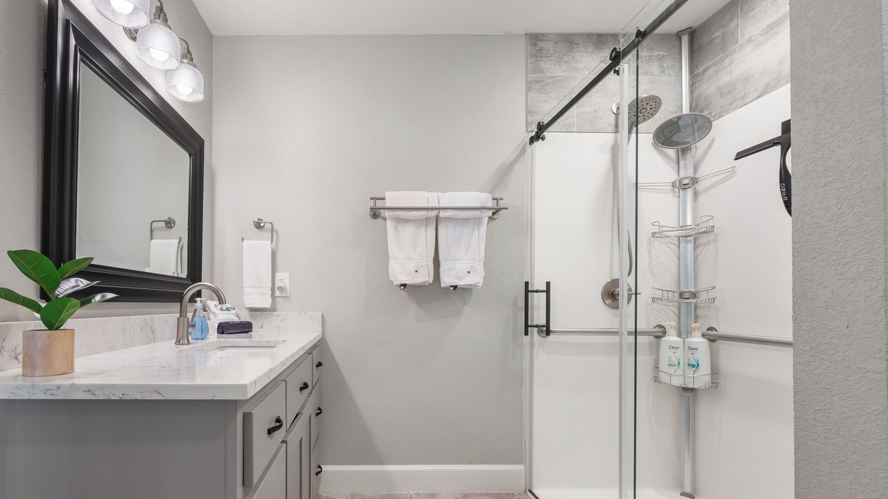 Photo of Bathroom in Canyon Lake