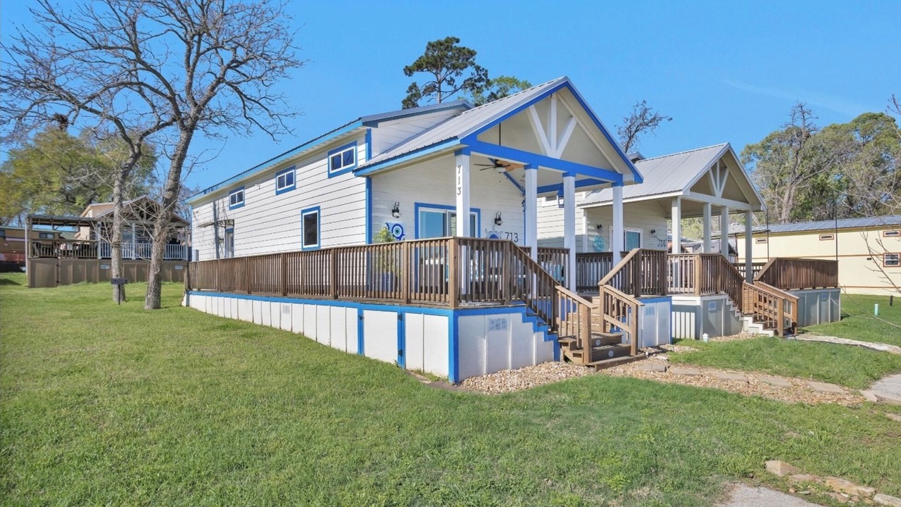 Photo of Outdoor in Willis