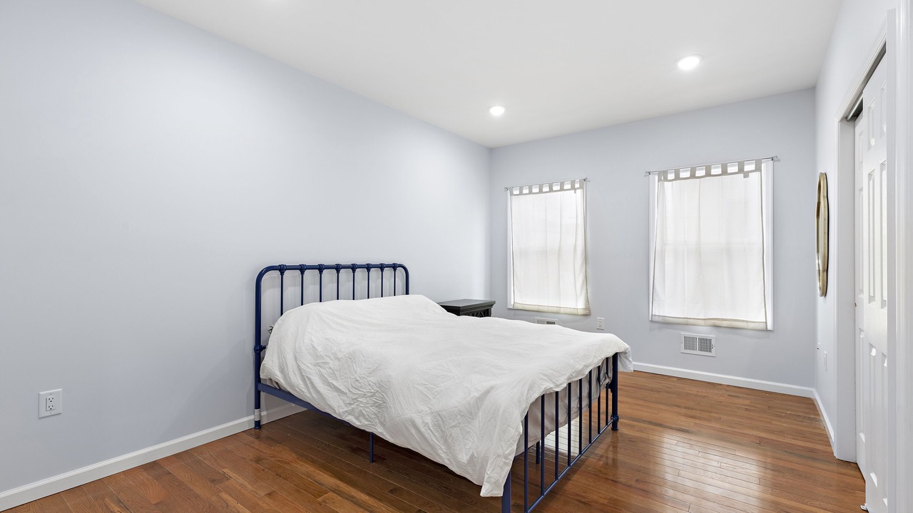 Photo of Bedroom in McGinley Square