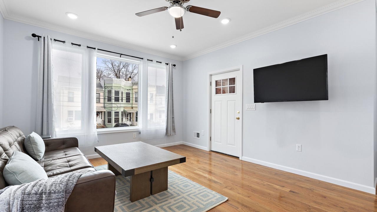 Photo of Livingroom in McGinley Square