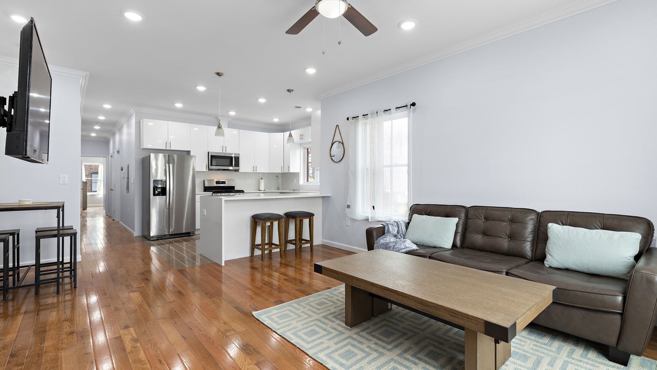 Photo of Livingroom in McGinley Square