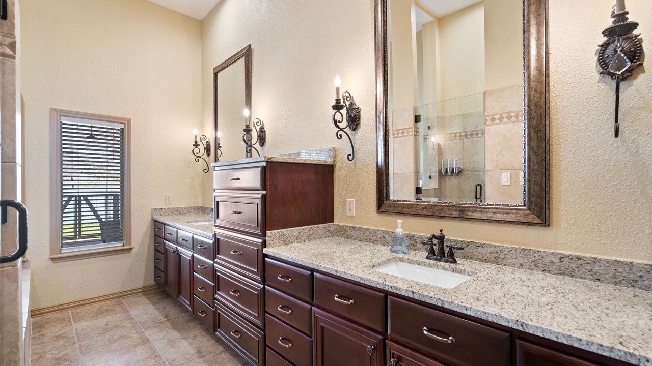 Photo of Bathroom in Rockwall
