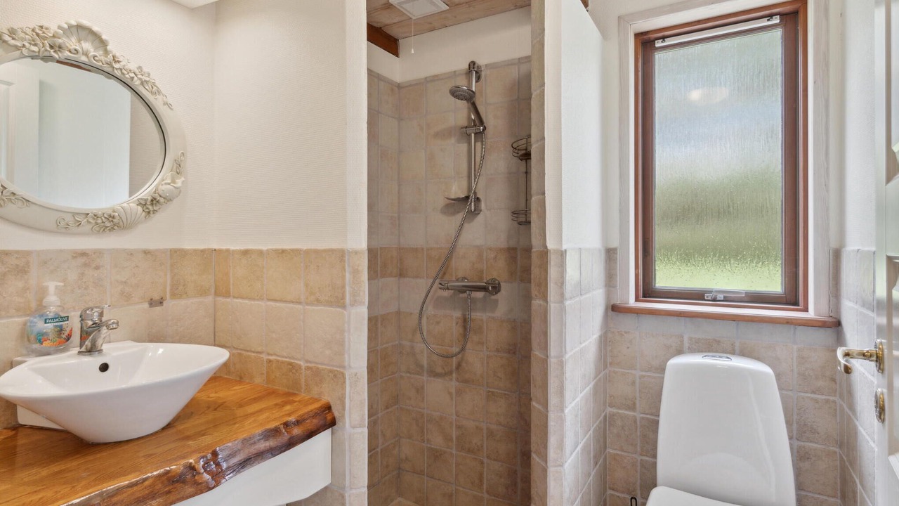 Photo of Bathroom in Asaa