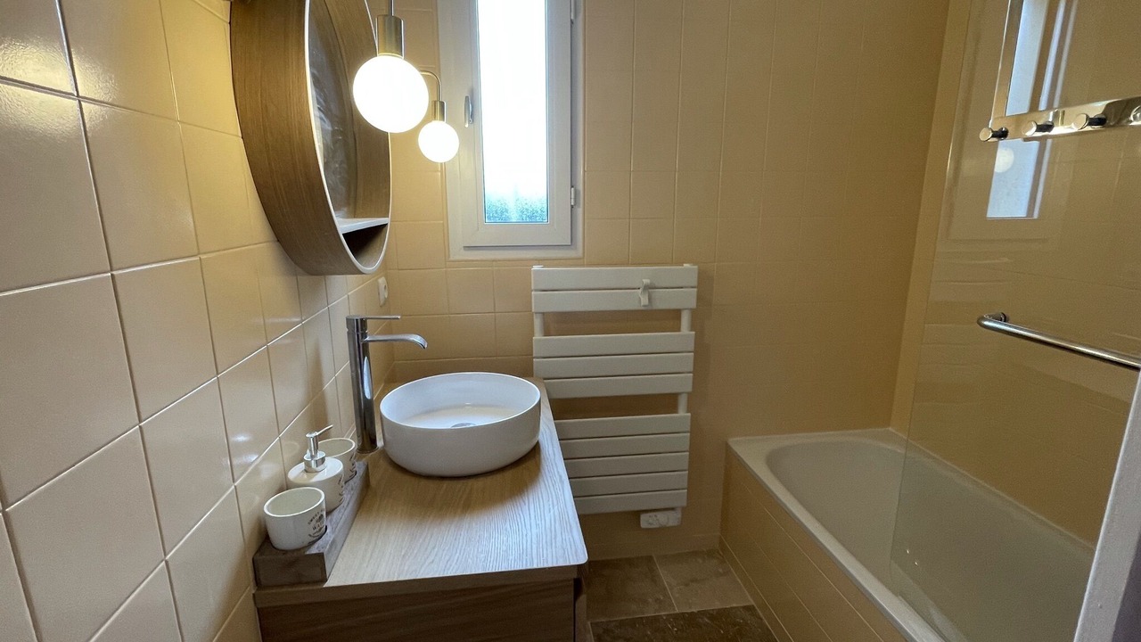 Photo of Bathroom in Lancieux