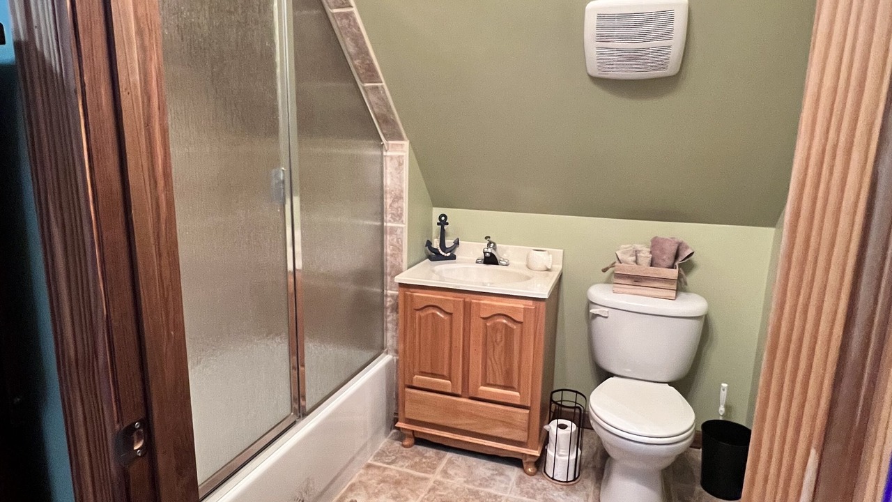 Photo of Bathroom in Deatsville