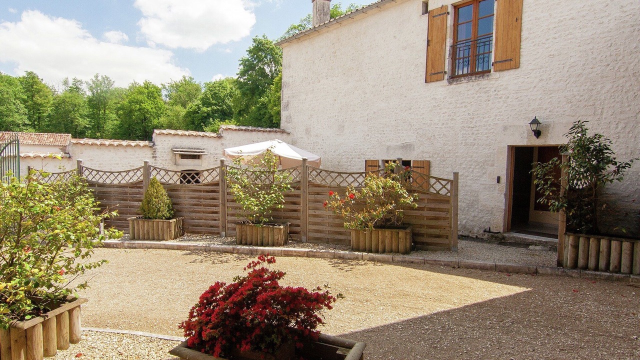 Photo of Outdoor in Saint-Preuil